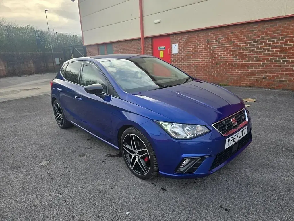 Usado Seat Ibiza FR 115 HP (84 kW) 2017 Azul Citadino