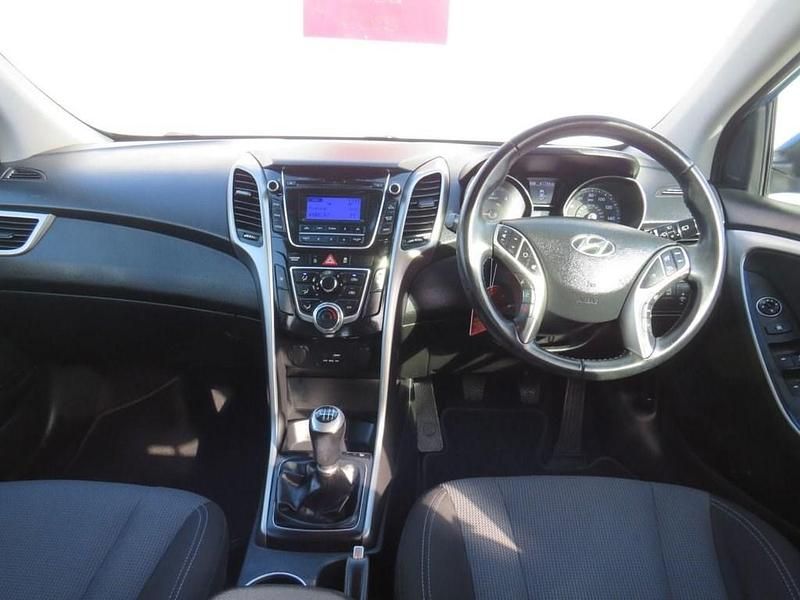 Used Hyundai i30 SE 110 HP (80 kW) 2015 Blue Hatchback
