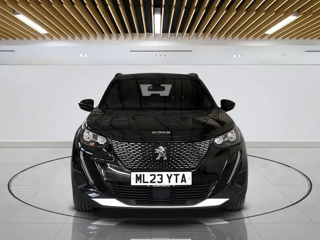 Used Peugeot 2008 Allure+ 100 HP (73 kW) 2023 Black SUV