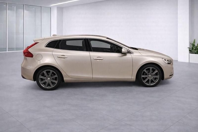 Used Volvo V40 Inscription 152 HP (111 kW) 2018 Silver Hatchback