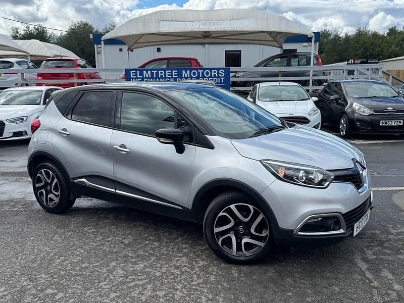 Silver/black Used 2017 Renault Captur Dynamique SUV | £7,498 (Fair price) - Image 1/4