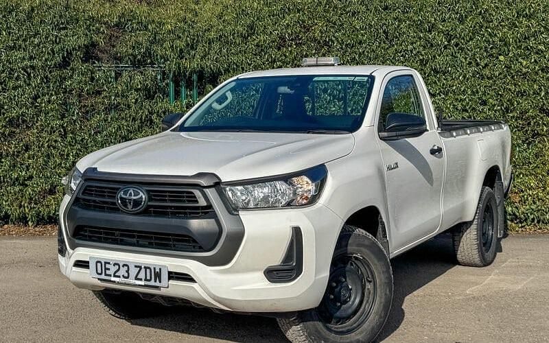 Used Toyota HiLux Active 150 HP (110 kW) 2024 Pickup