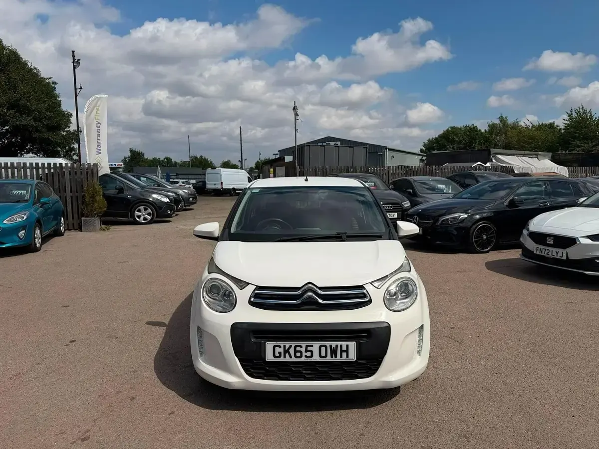 Used Citroën C1 Feel 82 HP (60 kW) 2015 White Hatchback