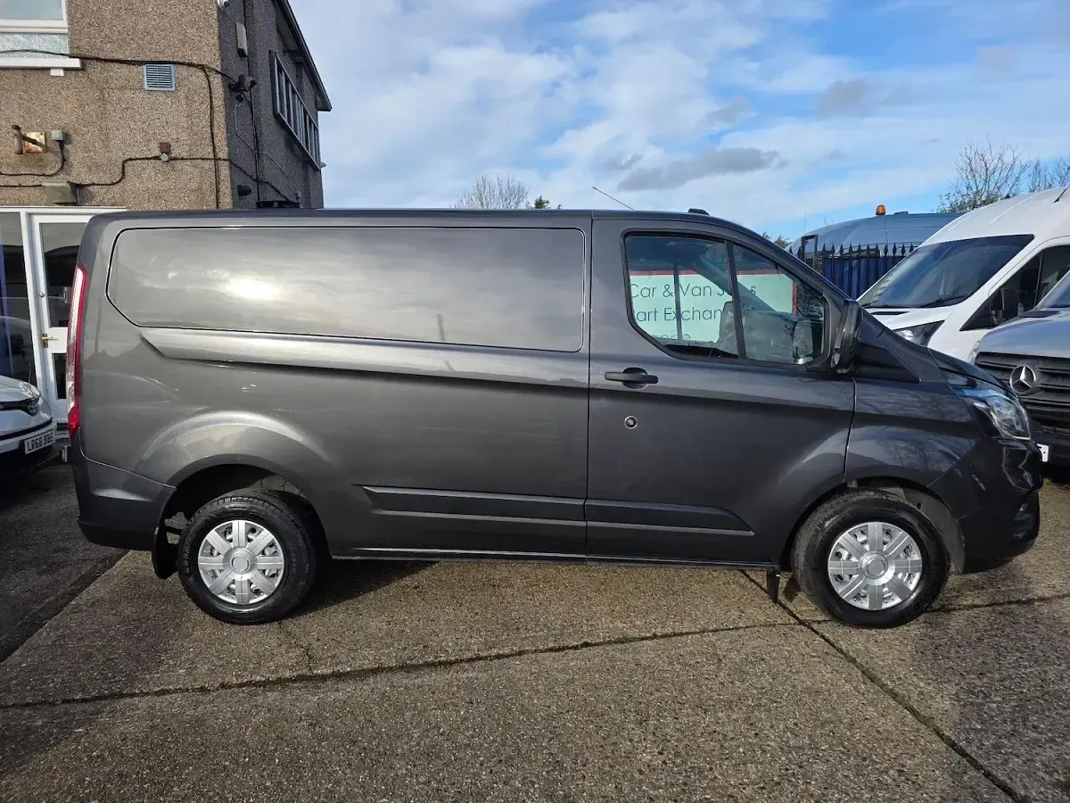 Used Ford Transit Custom Trend 105 HP (77 kW) 2022 Grey Van
