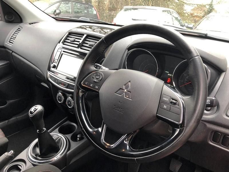 Used Mitsubishi ASX 117 HP (86 kW) 2017 Red SUV