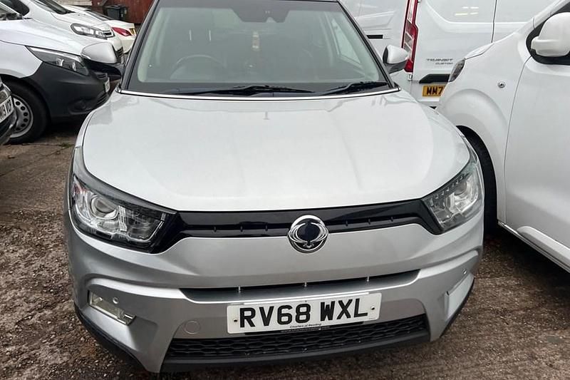 Used Ssangyong (KGM) Tivoli 115 HP (84 kW) 2018 Silver SUV