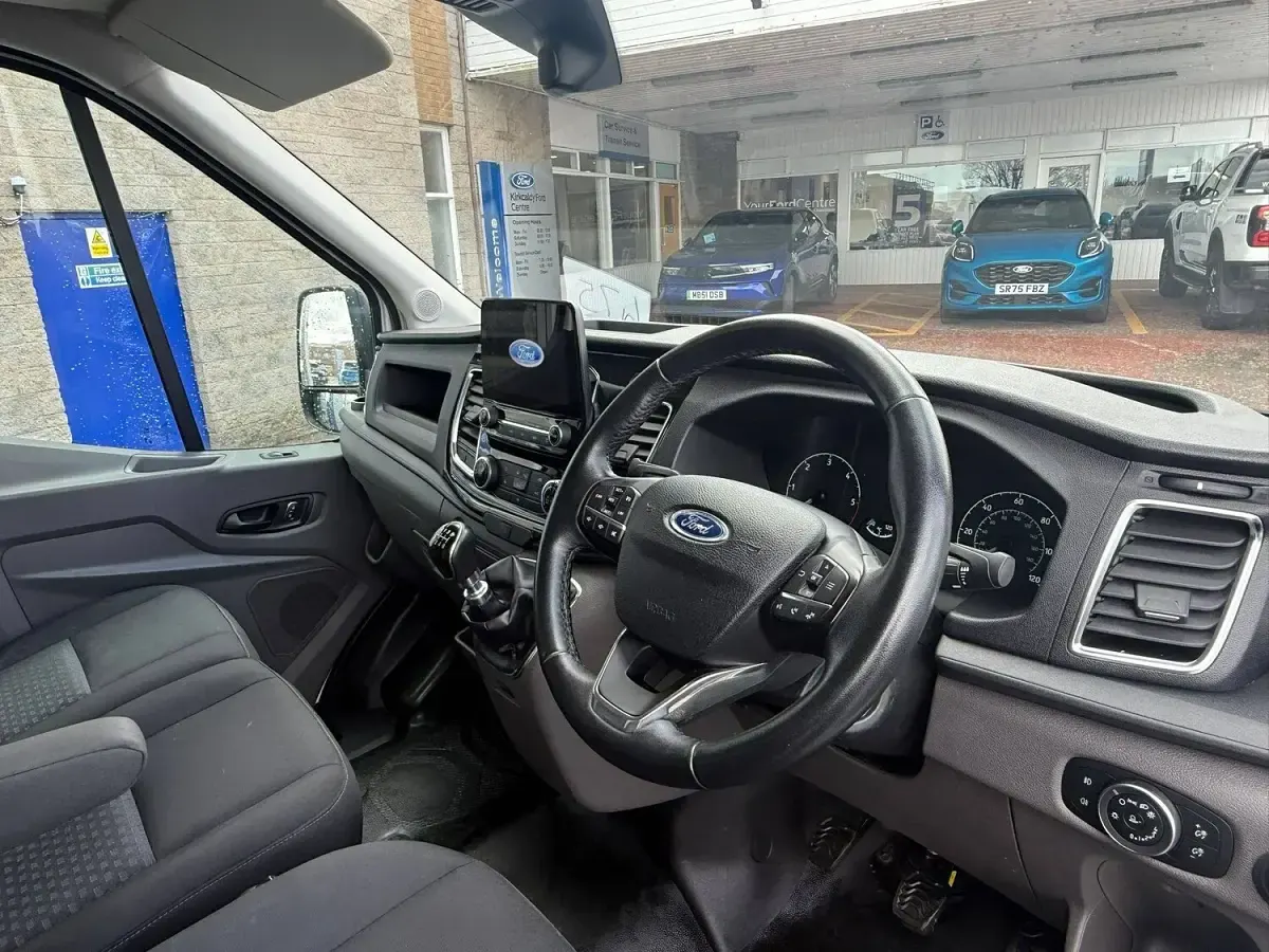 Used Ford Transit Limited 185 HP (136 kW) 2022 White Van