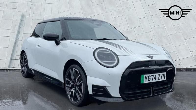 White Used 2024 Mini Cooper Hatch Hatchback | £29,589 - Image 1/4