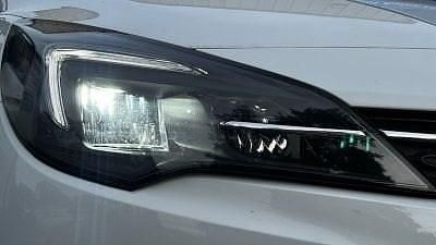 Second-hand Vauxhall Astra Edition 2021 Alb Hatchback