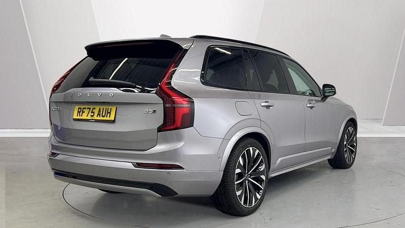 New Volvo XC90 Plus 247 HP (181 kW) 2025 Silver SUV