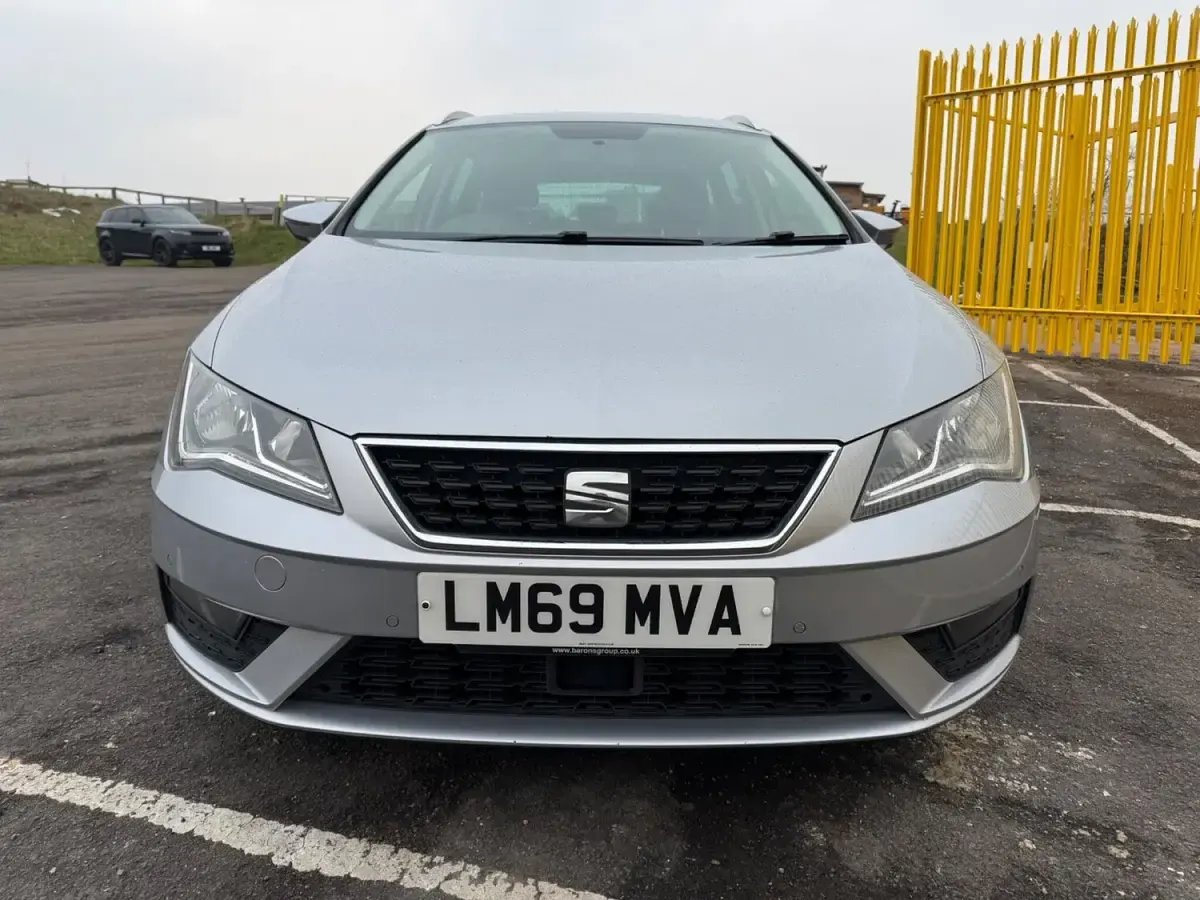 Used Seat Leon SE Dynamic 115 HP (84 kW) 2020 Silver Estate