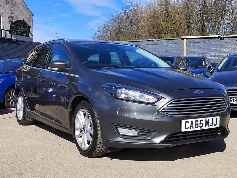 Used Ford Focus Zetec 123 HP (90 kW) 2016 Grey Estate