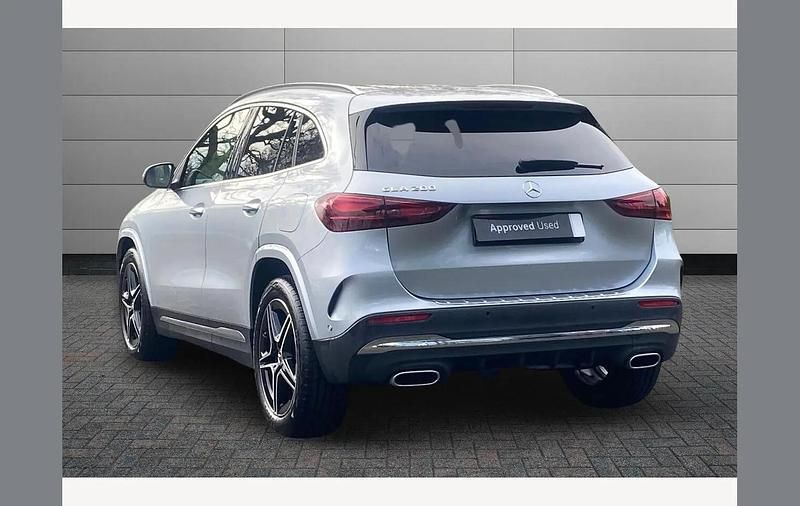Used Mercedes GLA200 Executive 163 HP (119 kW) 2024 Silver SUV