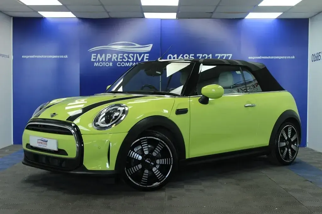 Used Mini Cooper Cabriolet Exclusive 136 HP (100 kW) 2021 Yellow Cabriolet