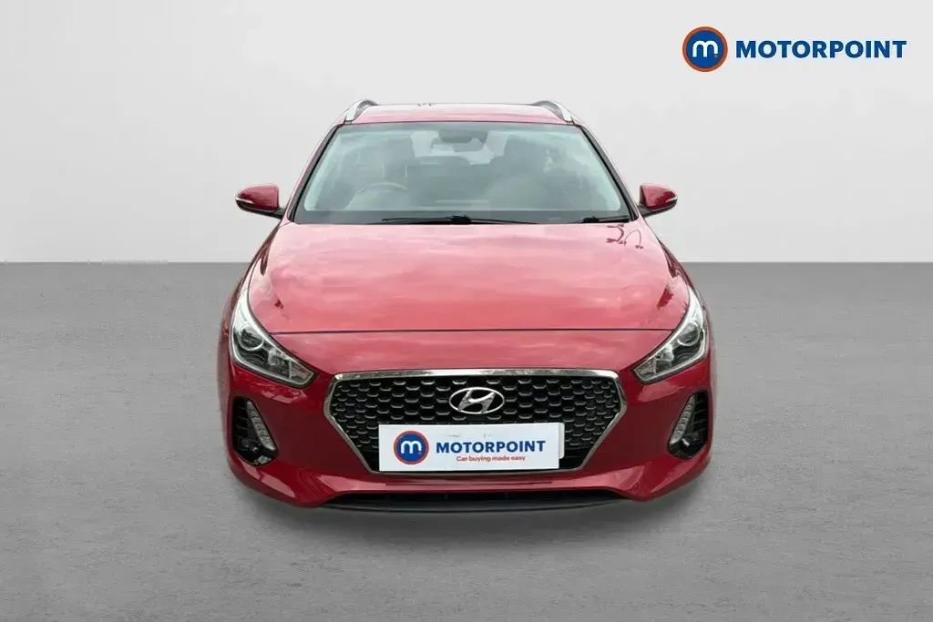 Used Hyundai i30 SE 2018 Red Estate