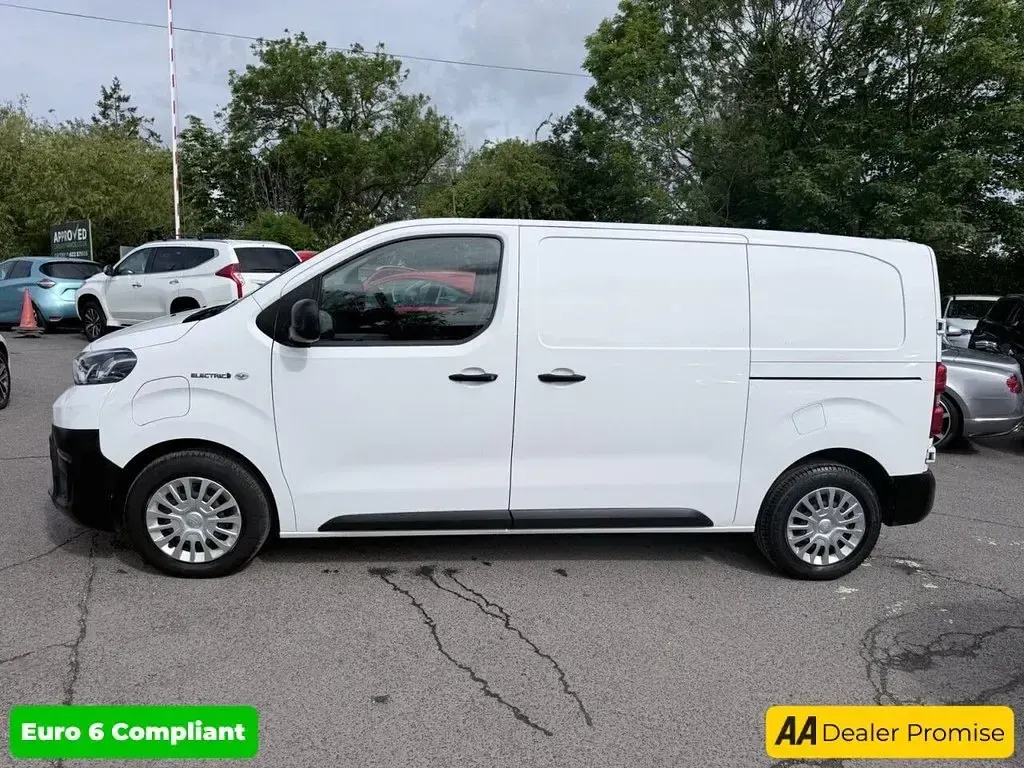 Used Toyota Proace 100 kW (136 HP) 2021 White MPV