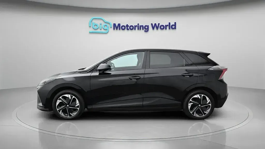 Begagnad MG MG4 EV Trophy 319 kW (435 HK) 2023 Halvkombi