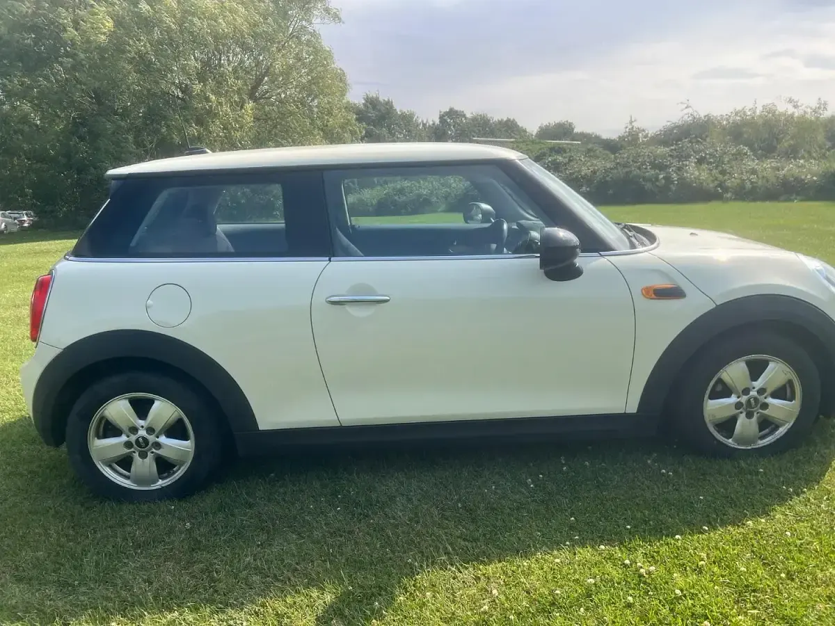 Used Mini ONE Hatch 102 HP (75 kW) 2015 White Hatchback