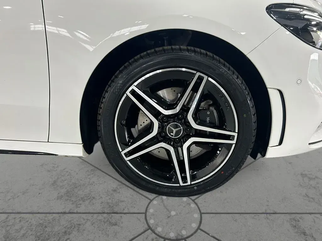 Used Mercedes B250 AMG line 2022 White Hatchback