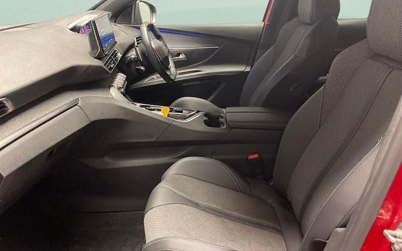 Used Peugeot 3008 Allure+ 136 HP (100 kW) 2023 Red SUV