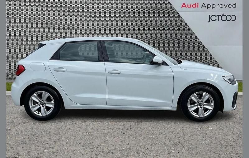 Used Audi A1 Design 113 HP (83 kW) 2020 White SUV