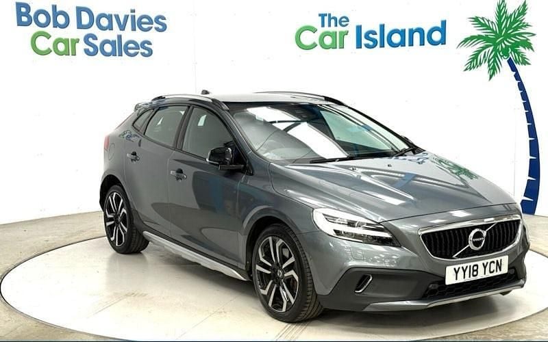 Used Volvo V40 Pro 152 HP (111 kW) 2019 Hatchback