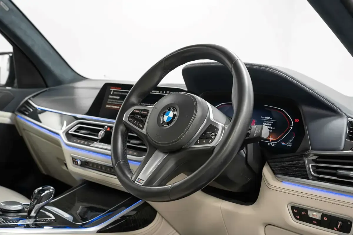 Usado BMW X7 M Sport 376 HP (276 kW) 2021 Cinzento SUV