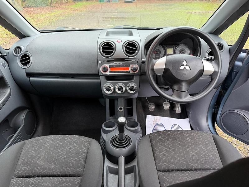 Used Mitsubishi Colt 75 HP (55 kW) 2011 Blue Hatchback