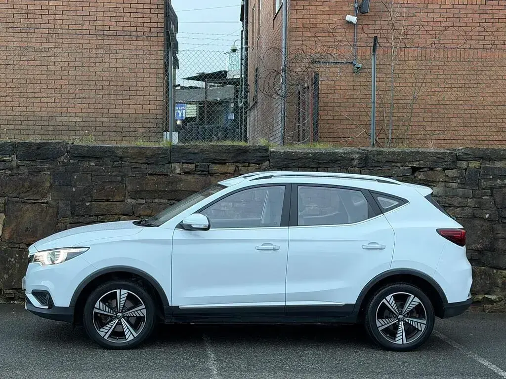 Used MG ZS Exclusive 105 kW (143 HP) 2021 White Hatchback