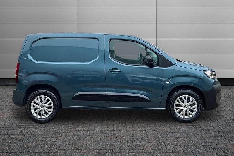 Used Citroën e-Berlingo 98 kW (134 HP) 2024 Blue MPV