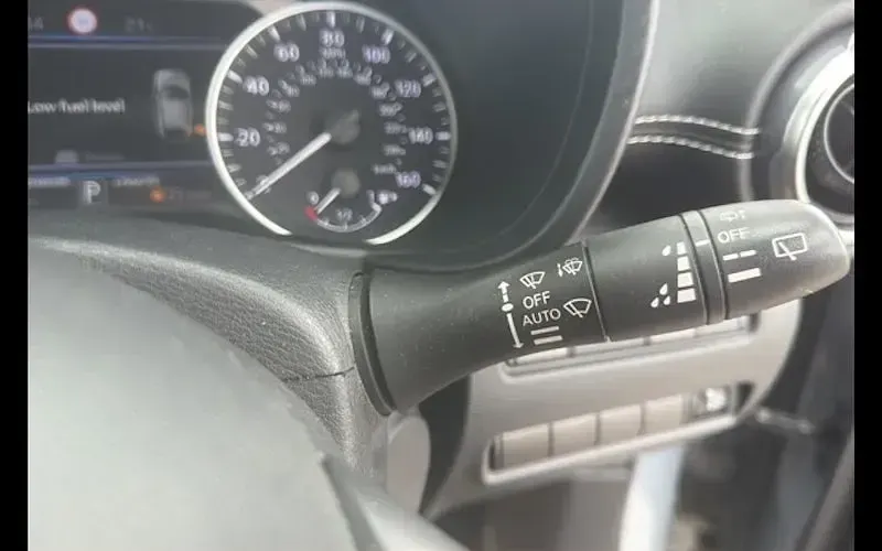 Used Nissan Juke N-Connecta 143 HP (105 kW) 2023 Grey SUV