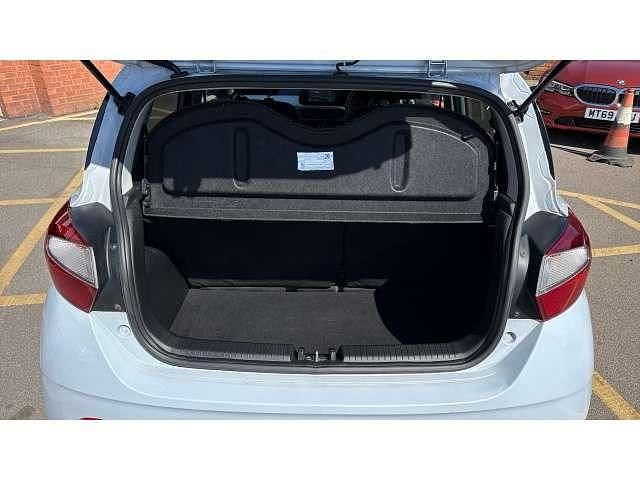 Usado Hyundai i10 Premium 84 HP (61 kW) 2020 Cinzento Citadino