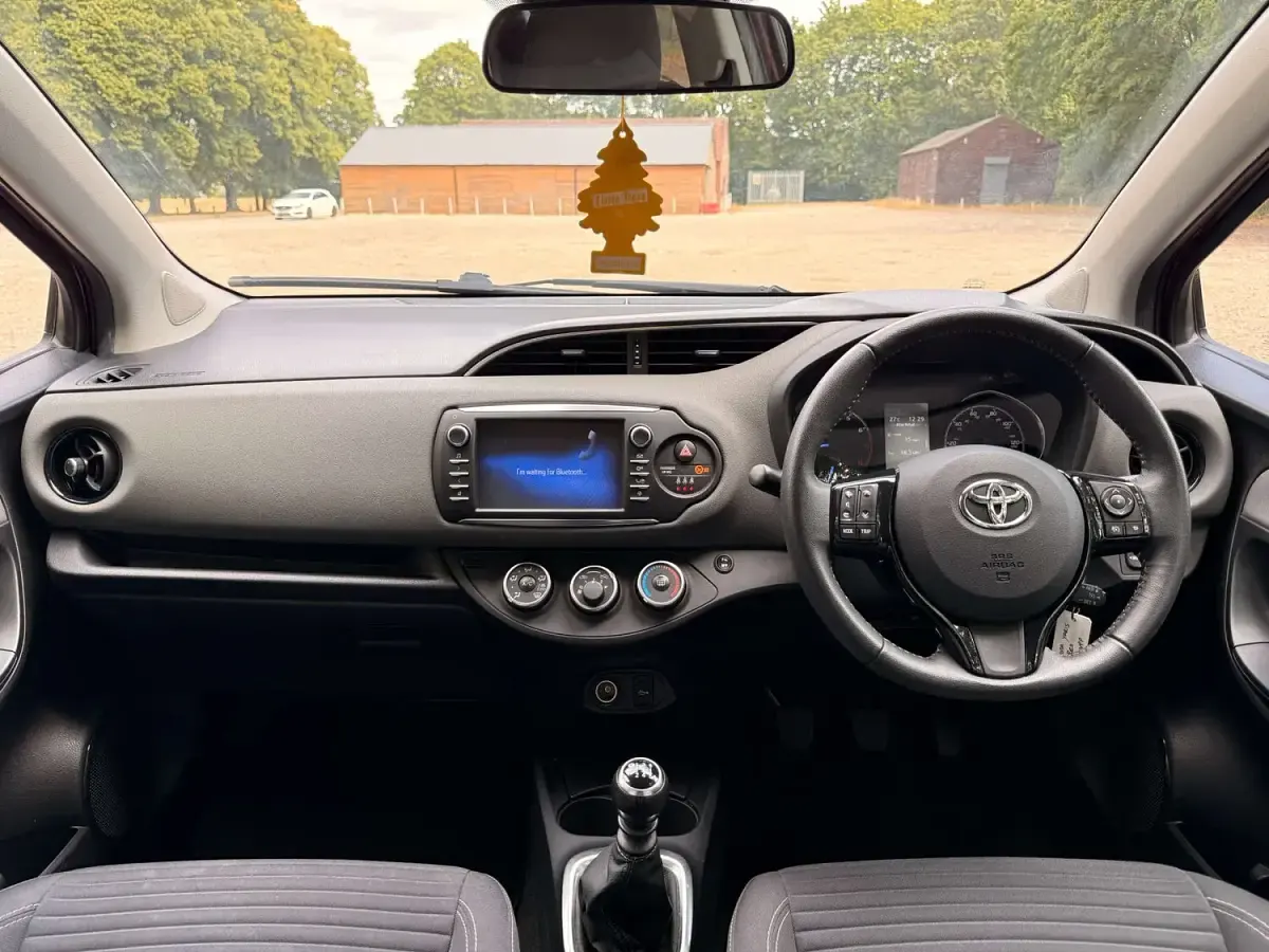 Used Toyota Yaris 111 HP (81 kW) 2019 Red Hatchback