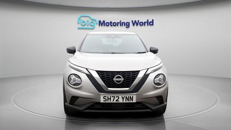 Used Nissan Juke N-Connecta 114 HP (83 kW) 2023 Silver SUV