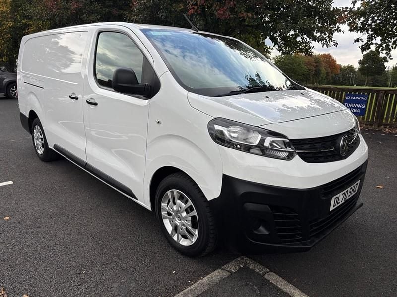 White Used 2020 Vauxhall Vivaro S Van | £10,995 (A bit pricey) - Image 1/4