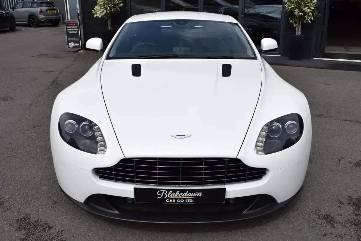 Used Aston Martin Vantage 2014 White Coupe