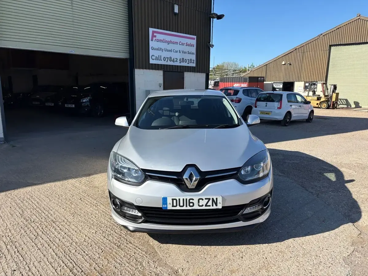 Used Renault Mégane Expression+ 110 HP (80 kW) 2016 Silver Hatchback