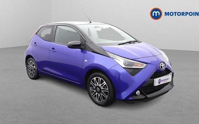 Begagnad Toyota Aygo X-clusiv 72 HK (52 kW) 2020 Halvkombi
