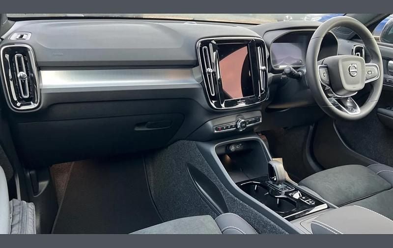 Used Volvo XC40 Plus 194 HP (142 kW) 2025 Black SUV