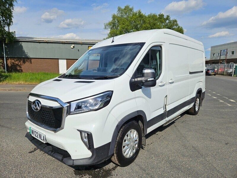 White Used 2022 Maxus eDeliver 9 Van | £7,650 - Image 1/4
