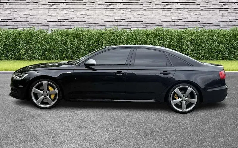 Usado Audi A6 Black Edition 320 HP (235 kW) 2014 Preto Sedan