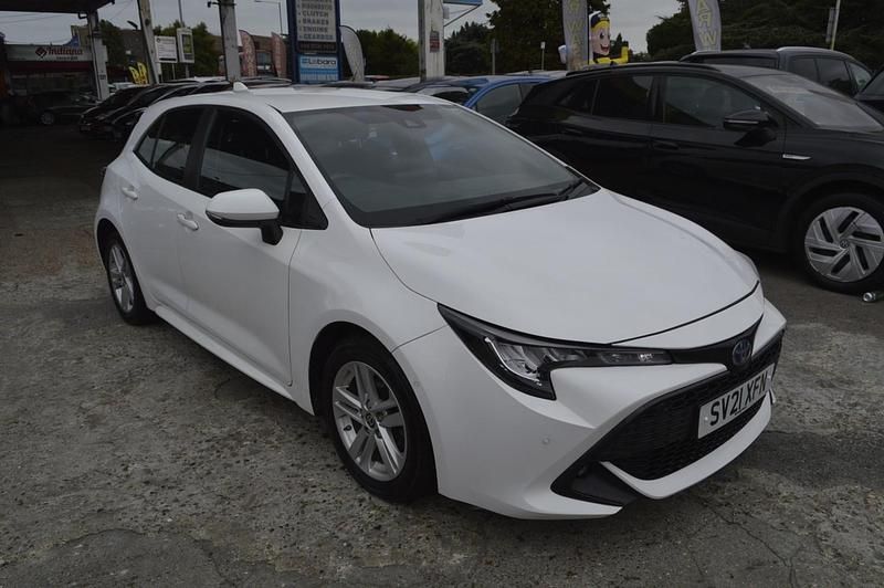 White Used 2021 Toyota Corolla Hatchback | £13,499 (Good price) - Image 1/4