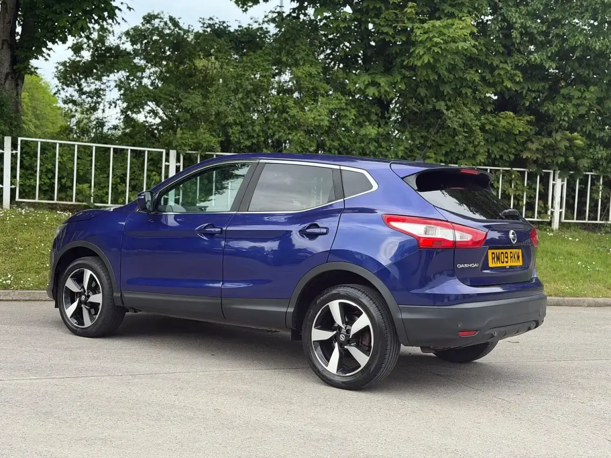 Used Nissan Qashqai N-Connecta 110 HP (80 kW) 2016 Blue SUV