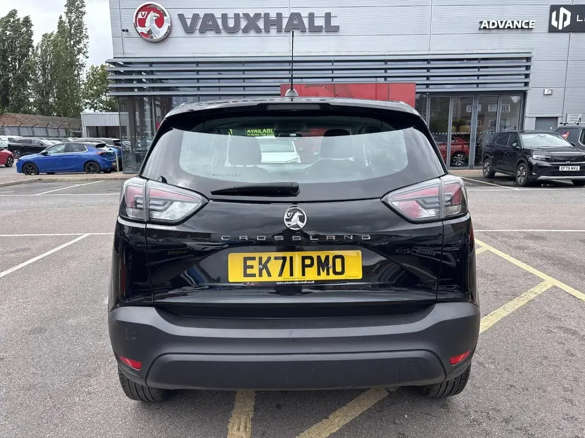 Używany Vauxhall Crossland S 82 KM (60 kW) 2021 Czarny SUV