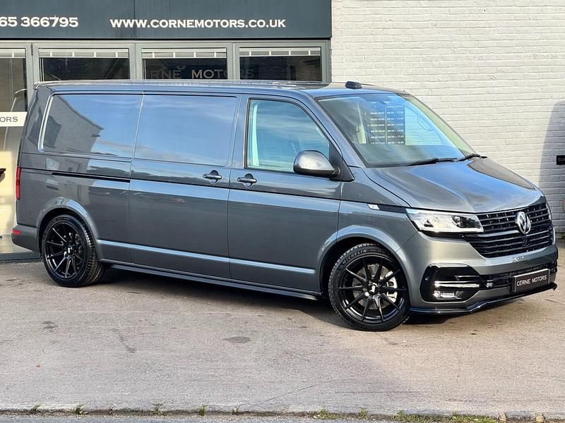 Używany VW Transporter Highline 204 KM (150 kW) 2024 Szary Van