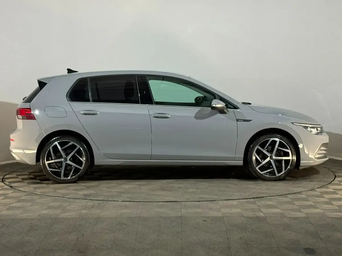 Used VW Golf VIII Style 150 HP (110 kW) 2020 Grey Hatchback