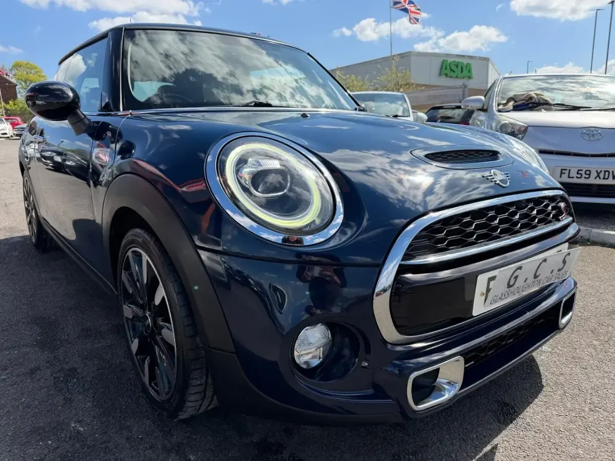 Used Mini Cooper S Exclusive 189 HP (139 kW) 2019 Blue Hatchback
