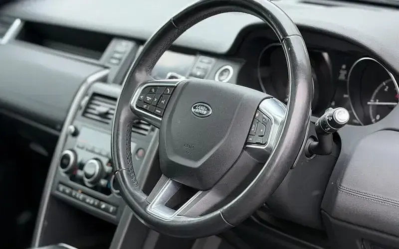 Used Land Rover Discovery Sport Landmark 180 HP (132 kW) 2019 Black SUV