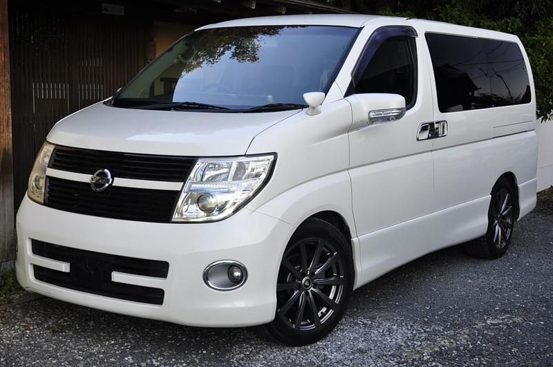 Pearl white Used 2008 Nissan Elgrand MPV | £11,595 (Expensive) - Image 1/4