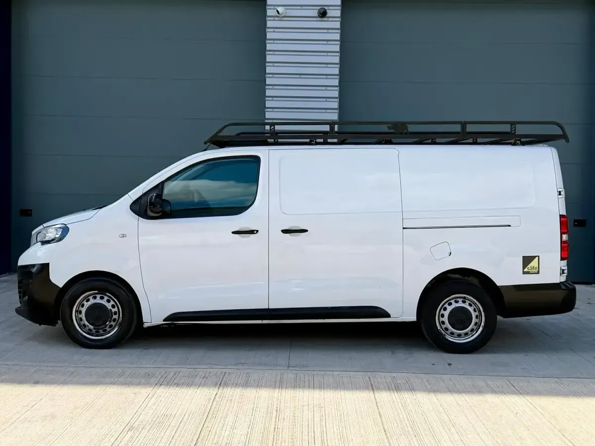 Used Peugeot Expert 2017 White Van